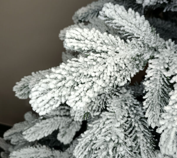 Brad artificial Christmas Deluxe by Sersimo, Kovalivska nins, 3D, 250cm - imagine 3