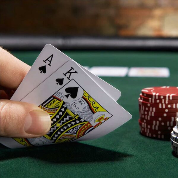 Set de Poker Complex cu 300 de jetoane, 2 seturi de carti, 5 zaruri, in servieta aluminiu - imagine 7