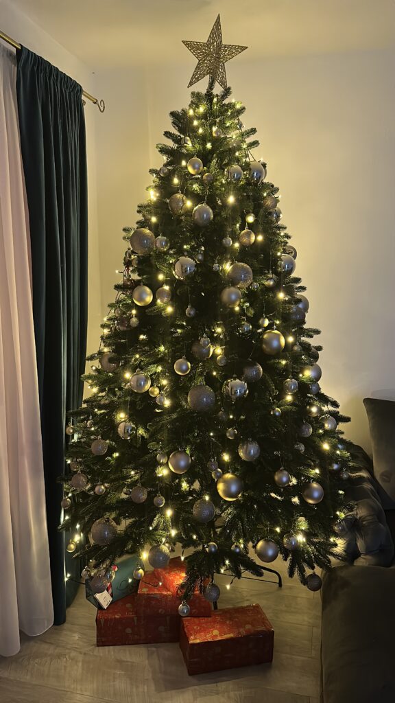 Image #2 from Simona