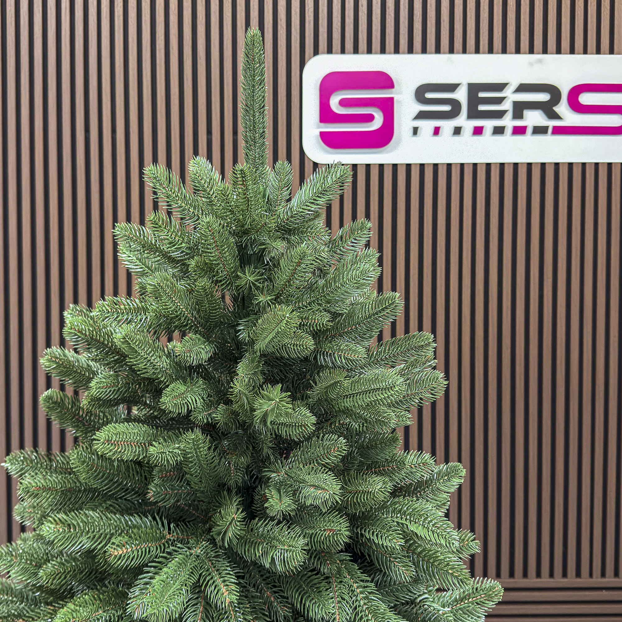 Brad artificial Christmas Deluxe by Sersimo, Laponia Select, integral 3D, 180cm - imagine 3