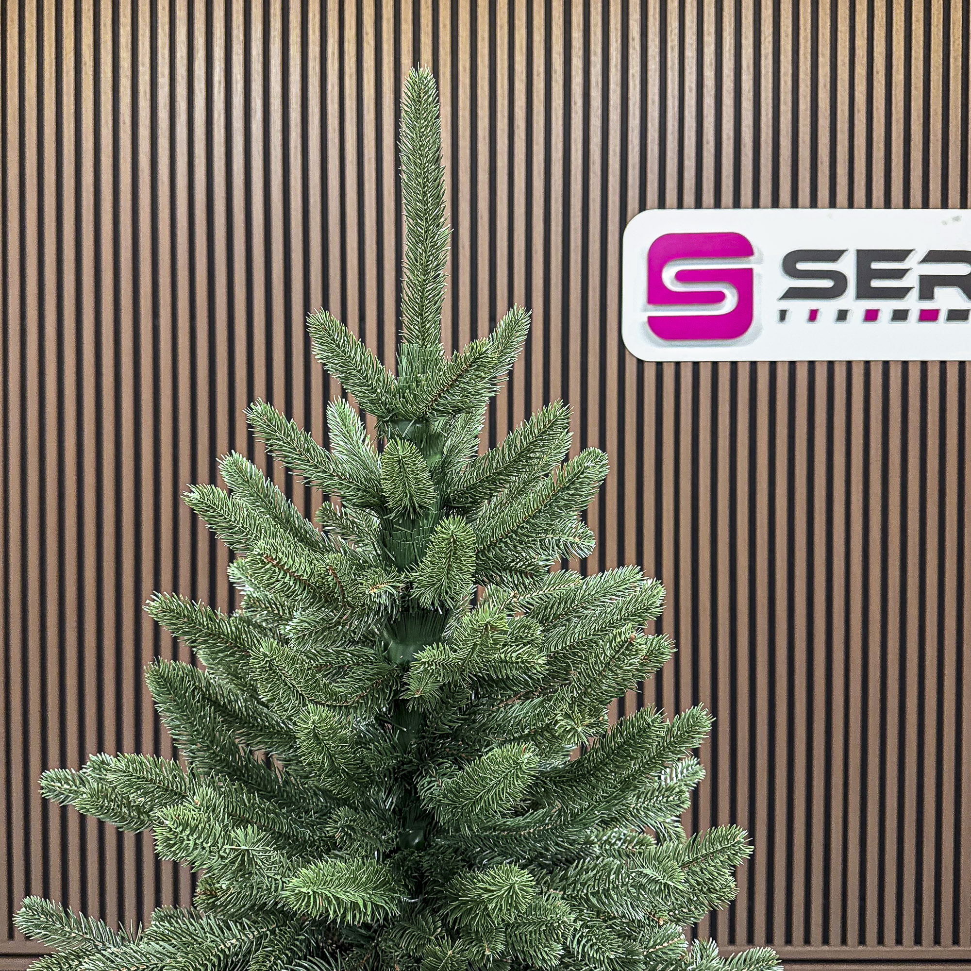 Brad artificial Christmas Deluxe by Sersimo, Viena Select, integral 3D, 180cm - imagine 8