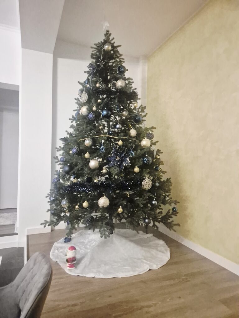 Image #2 from Lavinia