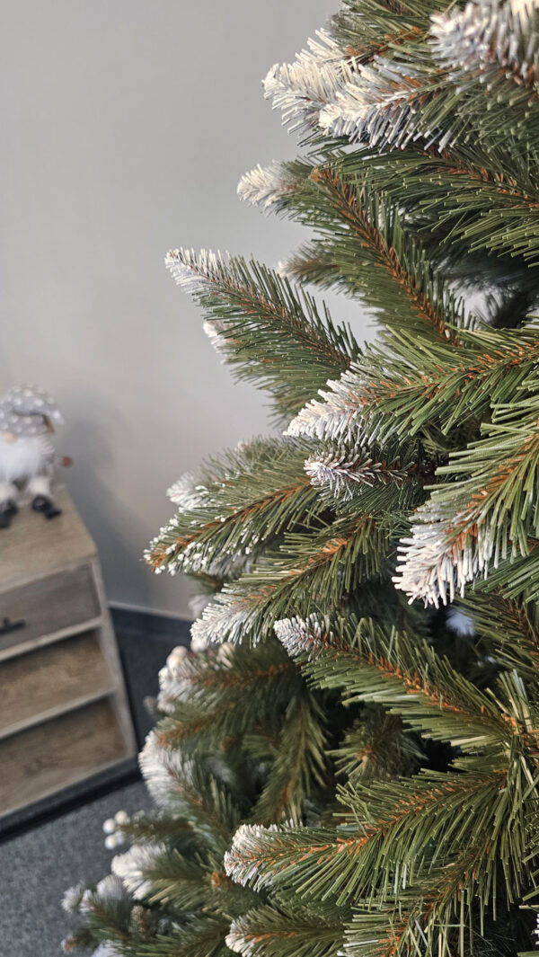 Brad artificial Christmas Deluxe by Sersimo, WhiteBerry, 2D, 220cm - imagine 3