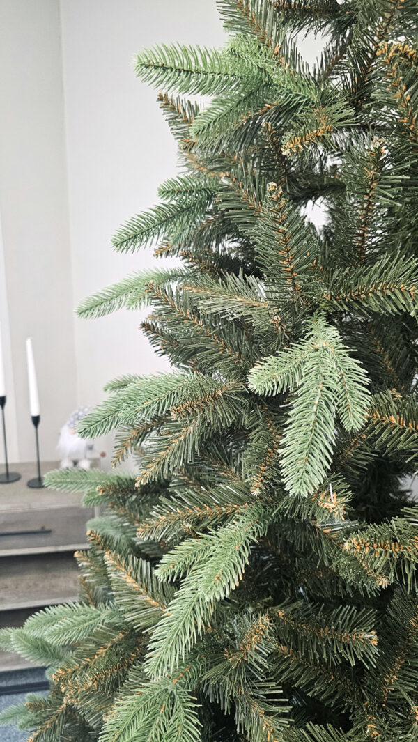 Brad artificial Christmas Deluxe by Sersimo, Siberian Premium, 2D+3D, 240cm - imagine 3