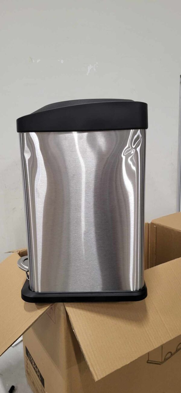 RESIGILAT: SONGMICS Cos de gunoi din inox cu 3 compartimente colectare selectiva, cu galeti interioare, 3x15litri, argintiu si negru - imagine 5