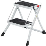 SONGMICS Scara pliabila cu 2 trepte, sarcina 150 kg, otel, 50x60x44 cm, alb si negru