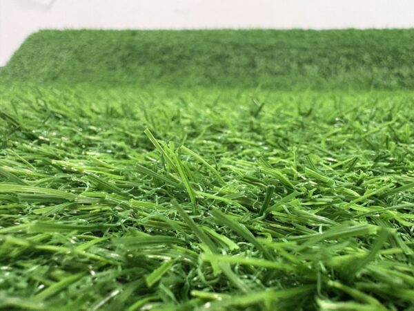 Covor Iarba Artificiala, Tip Gazon, Verde, 20 mm, 5 mp, 100×500 cm - imagine 15