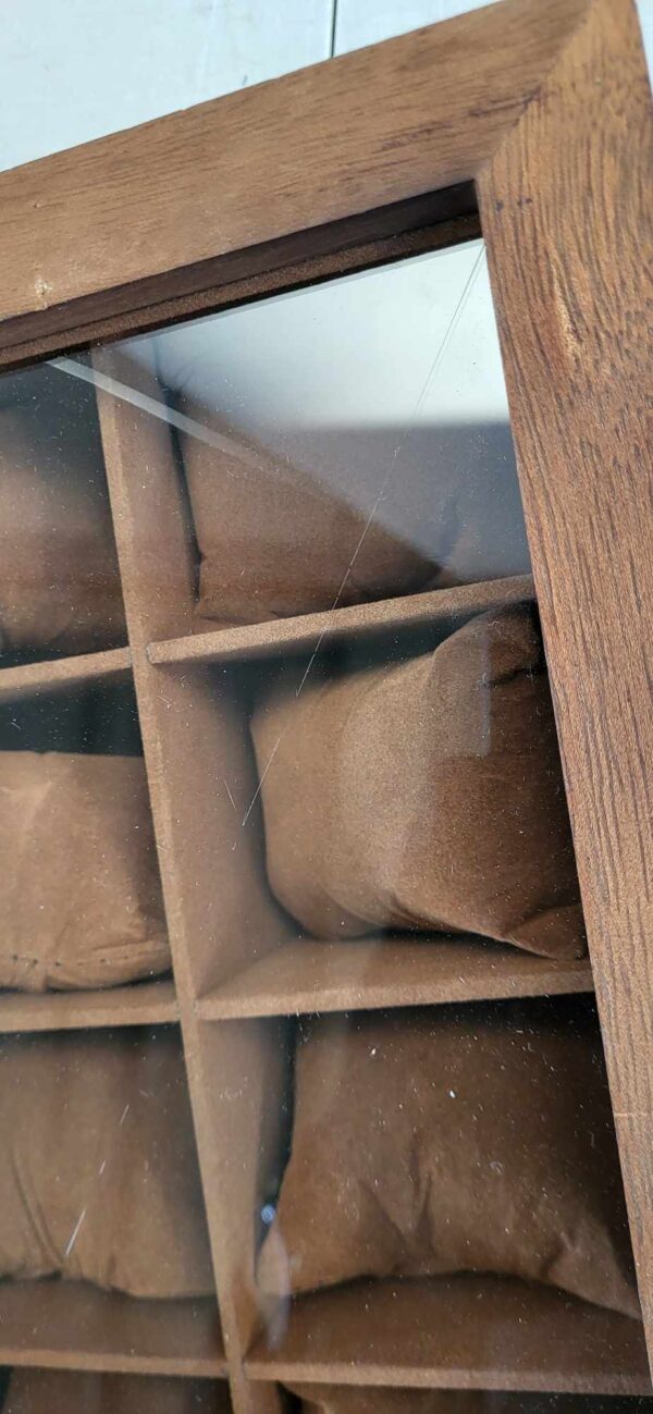 RESIGILAT: SONGMICS Cutie de ceasuri din lemn masiv, 8 compartimente si sertar bijuterii, 19x27x13cm, nuc rustic - imagine 7