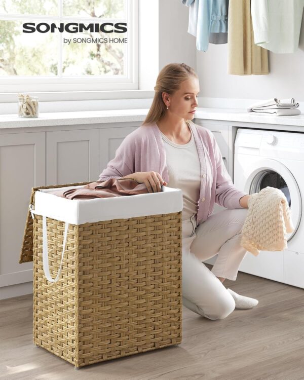 SONGMICS Cos rufe cu capac, ratan sintetic si sac detasabil, 90 L, 46x33x60 cm, natur - imagine 2