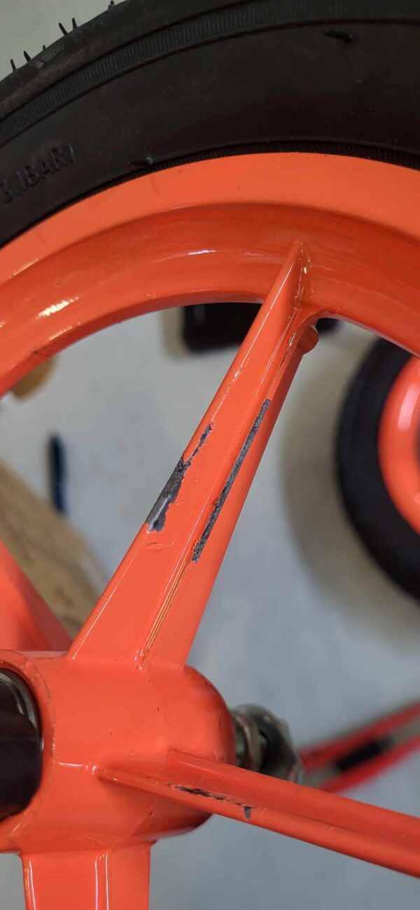 RESIGILAT: Bicicleta fara pedale LEO pentru copii 12", cadru otel, roti gonflabile cu camera, reglabila 52–60 cm, gri - imagine 2