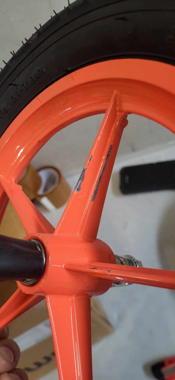 RESIGILAT: Bicicleta fara pedale LEO pentru copii 12", cadru otel, roti gonflabile cu camera, reglabila 52–60 cm, gri - imagine 4
