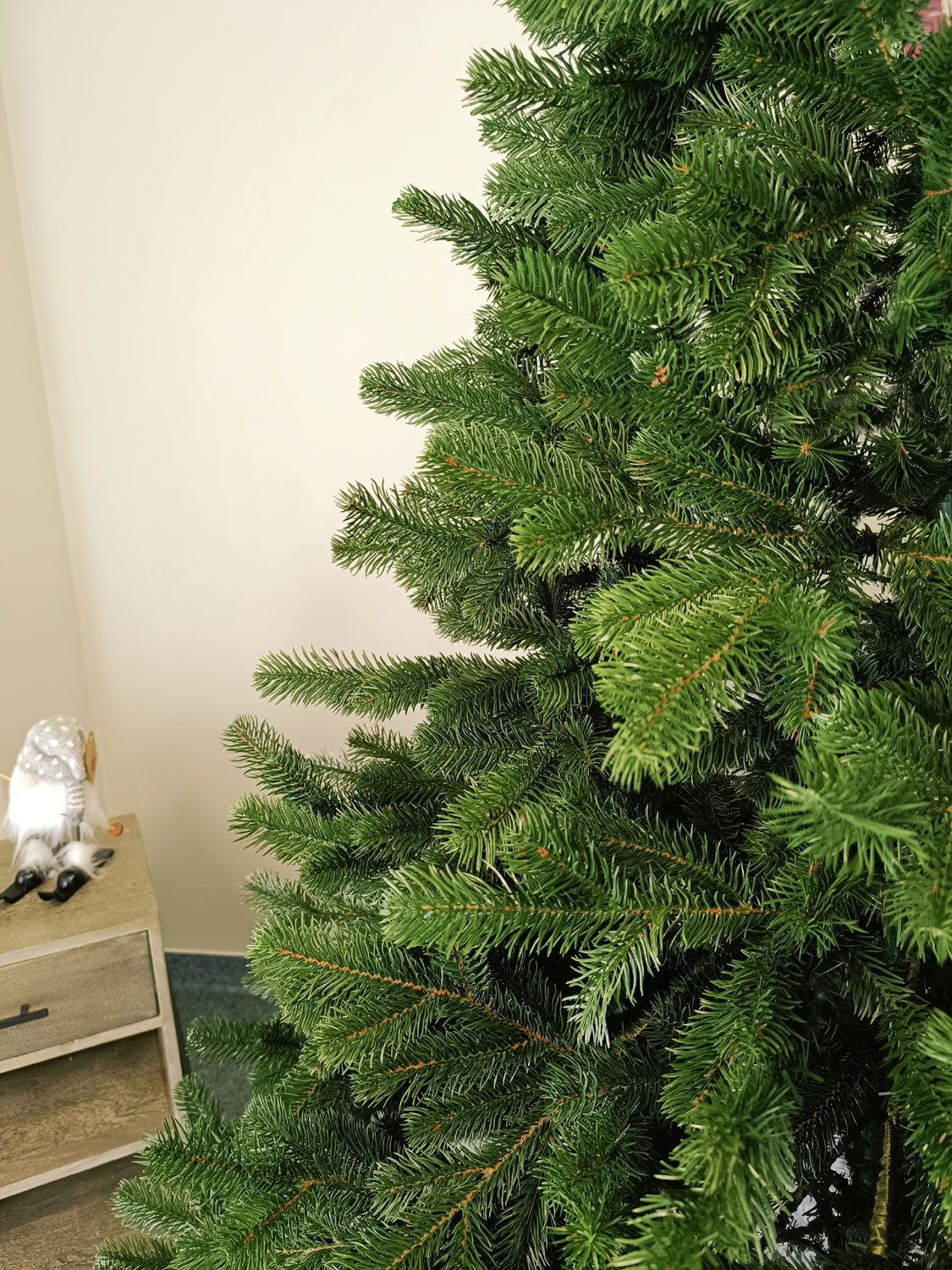 Brad artificial Christmas Deluxe by Sersimo, Kovalivska verde, 3D, 250cm - imagine 7