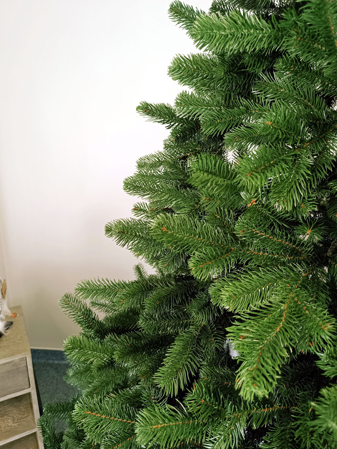 Brad artificial Christmas Deluxe by Sersimo, Kovalivska verde, 3D, 250cm - imagine 9