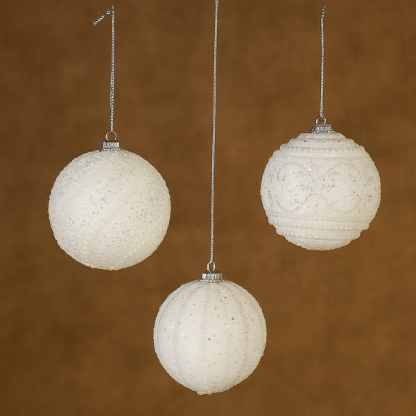 Set 12 globuri decorative cu sclipici si paiete, 3 modele asortate, diametru 8 cm, alb - imagine 4