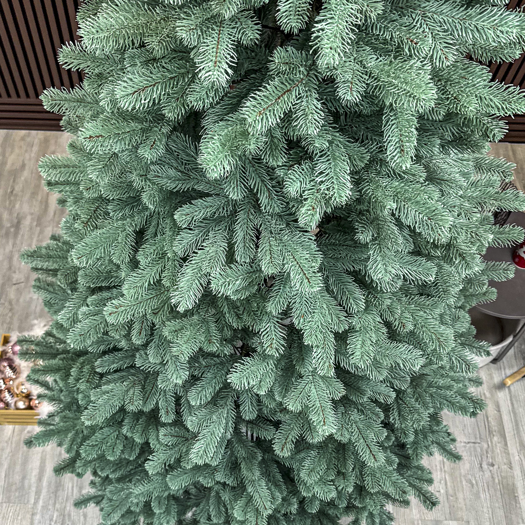 Brad artificial Christmas Deluxe by Sersimo, Kovalivska argintiu, 3D, 250 cm - imagine 4