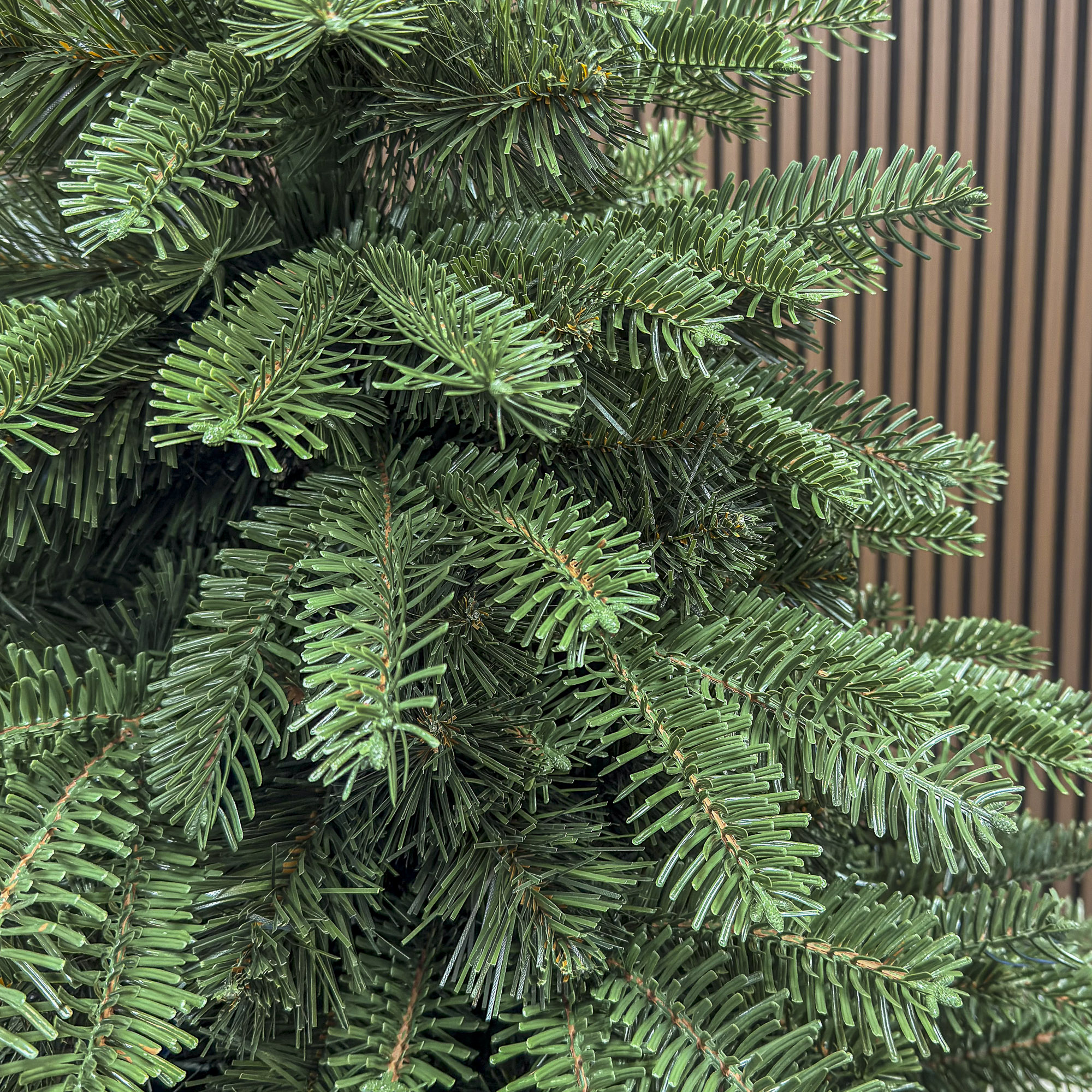 Brad artificial Christmas Deluxe by Sersimo, Norvegia verde, mix 2D+3D, 180 cm - imagine 9