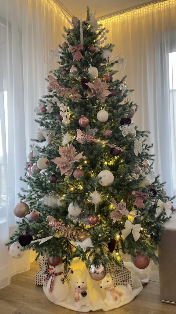 Image #1 from Lavinia