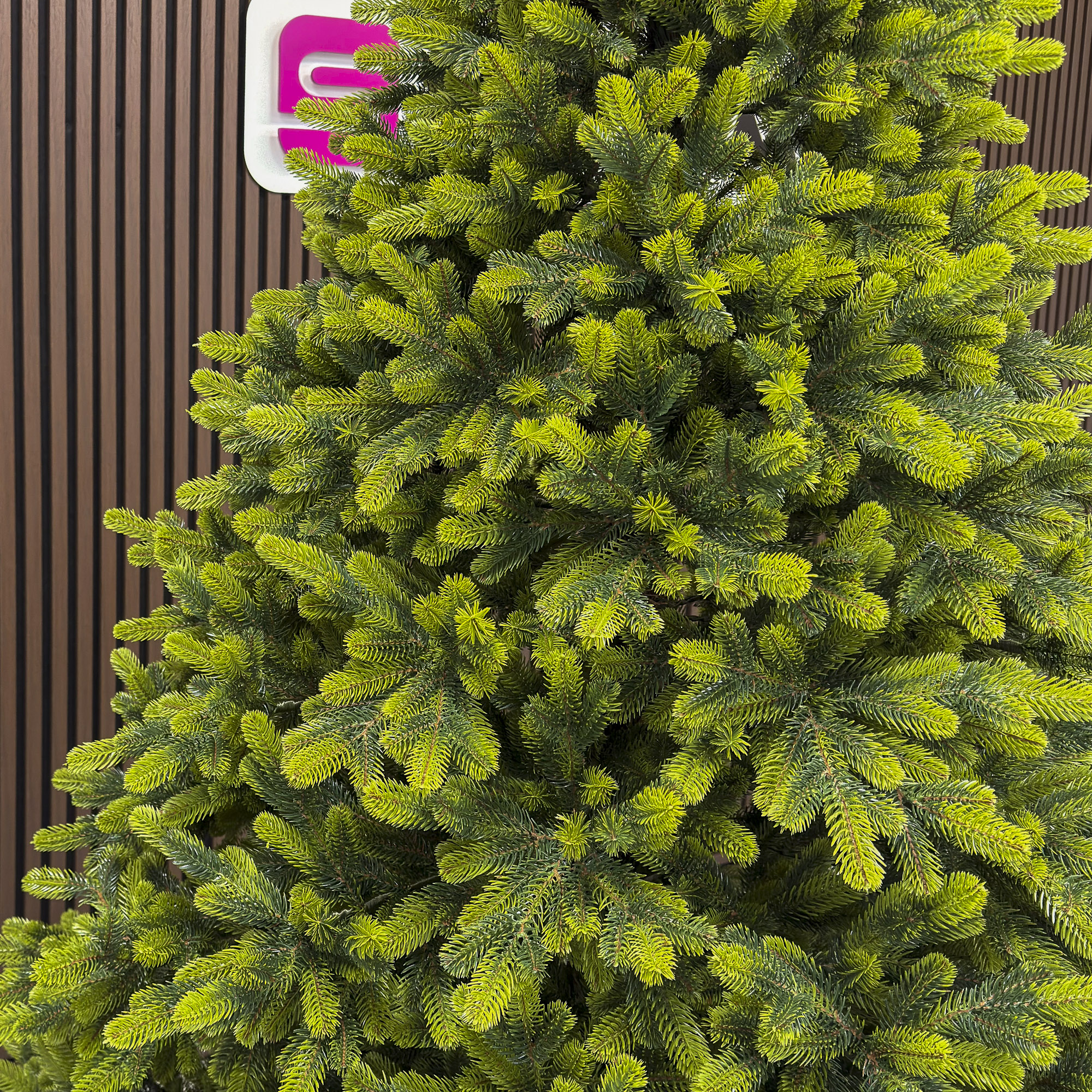 Brad artificial Christmas Deluxe by Sersimo, Polar Spring Select, integral 3D, 180 cm - imagine 11