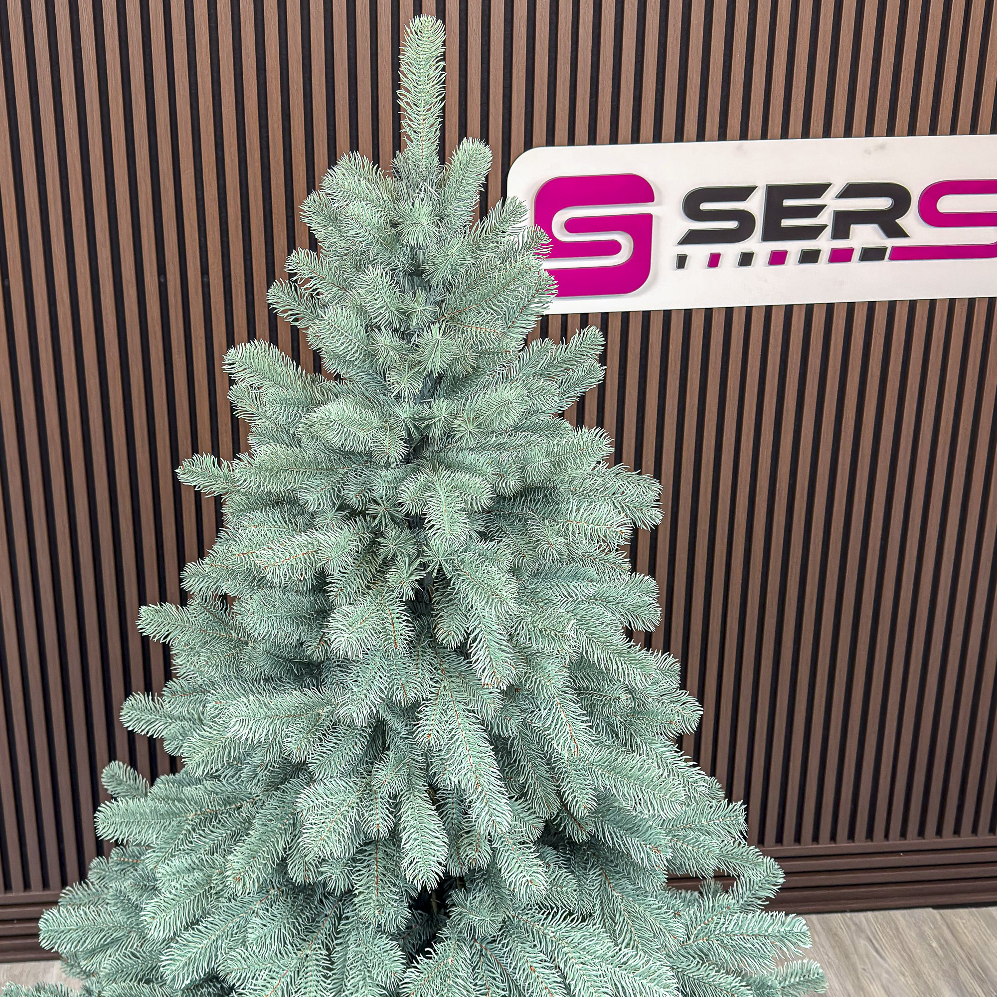 Brad artificial Christmas Deluxe by Sersimo, Kovalivka Select argintiu, integral 3D, 230 cm - imagine 4