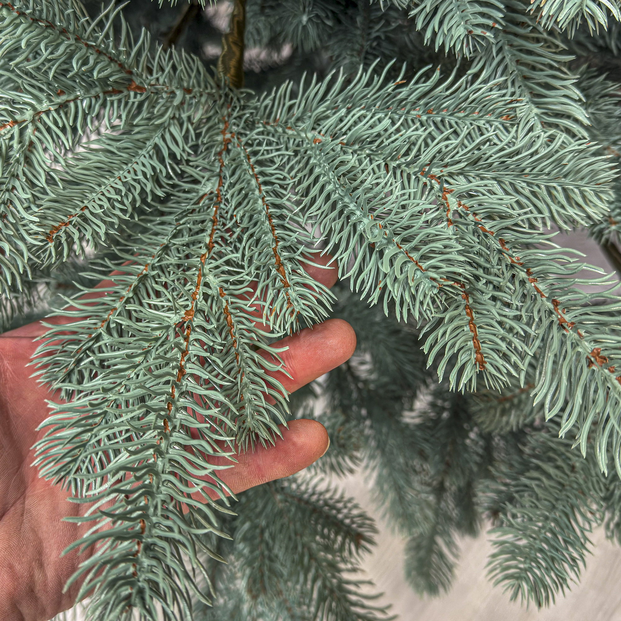 Brad artificial Christmas Deluxe by Sersimo, Kovalivka Select argintiu, integral 3D, 230 cm - imagine 11