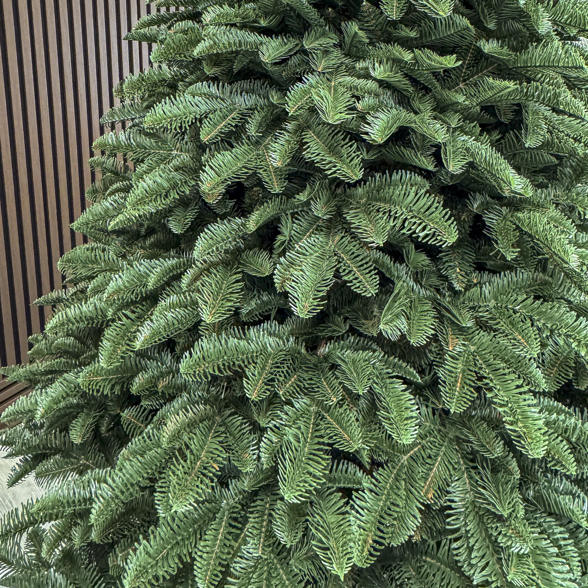 Brad artificial Christmas Deluxe by Sersimo, Alaska, verde, mix 2D+3D, 230 cm - imagine 10