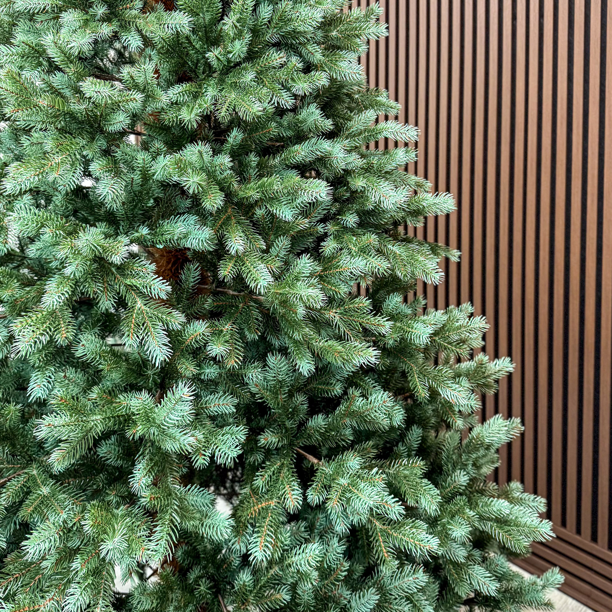 Brad artificial Sersimo, Hollandia, verde cu varfuri argintii, integral 3D, 250 cm - imagine 8