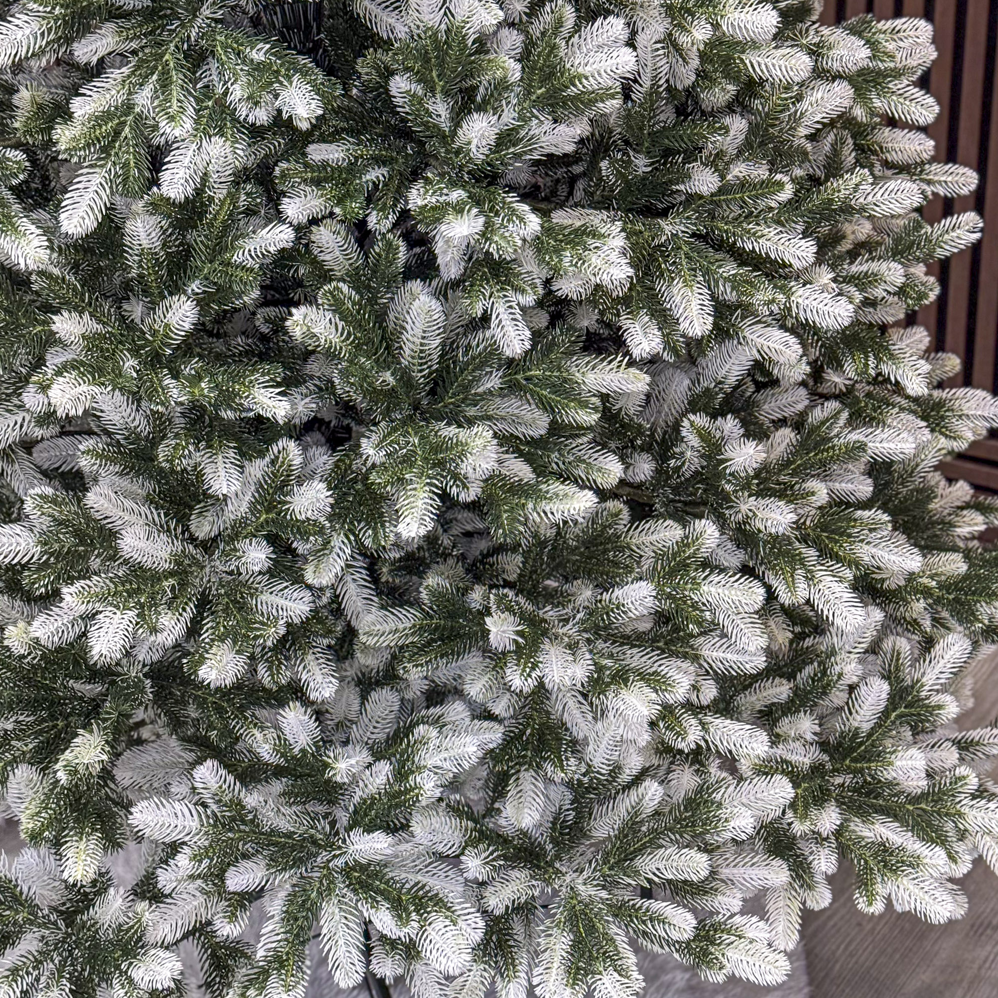 Brad artificial Christmas Deluxe by Sersimo, Polar Winter Select, integral 3D, 230 cm - imagine 2