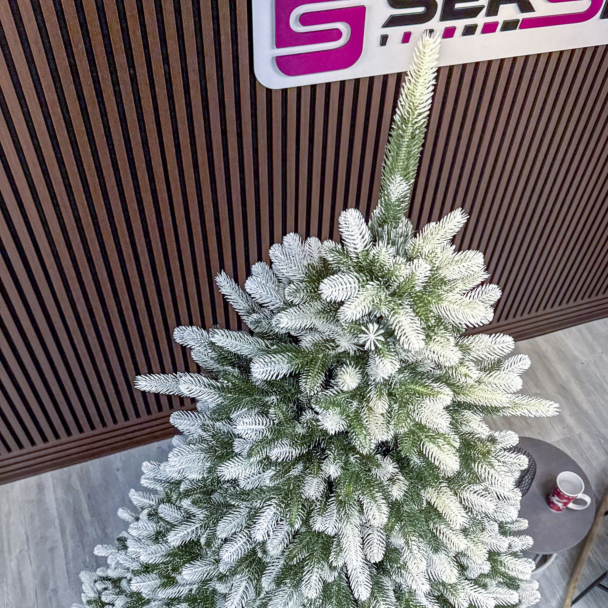 Brad artificial Christmas Deluxe by Sersimo, Polar Winter Select, integral 3D, 230 cm - imagine 5