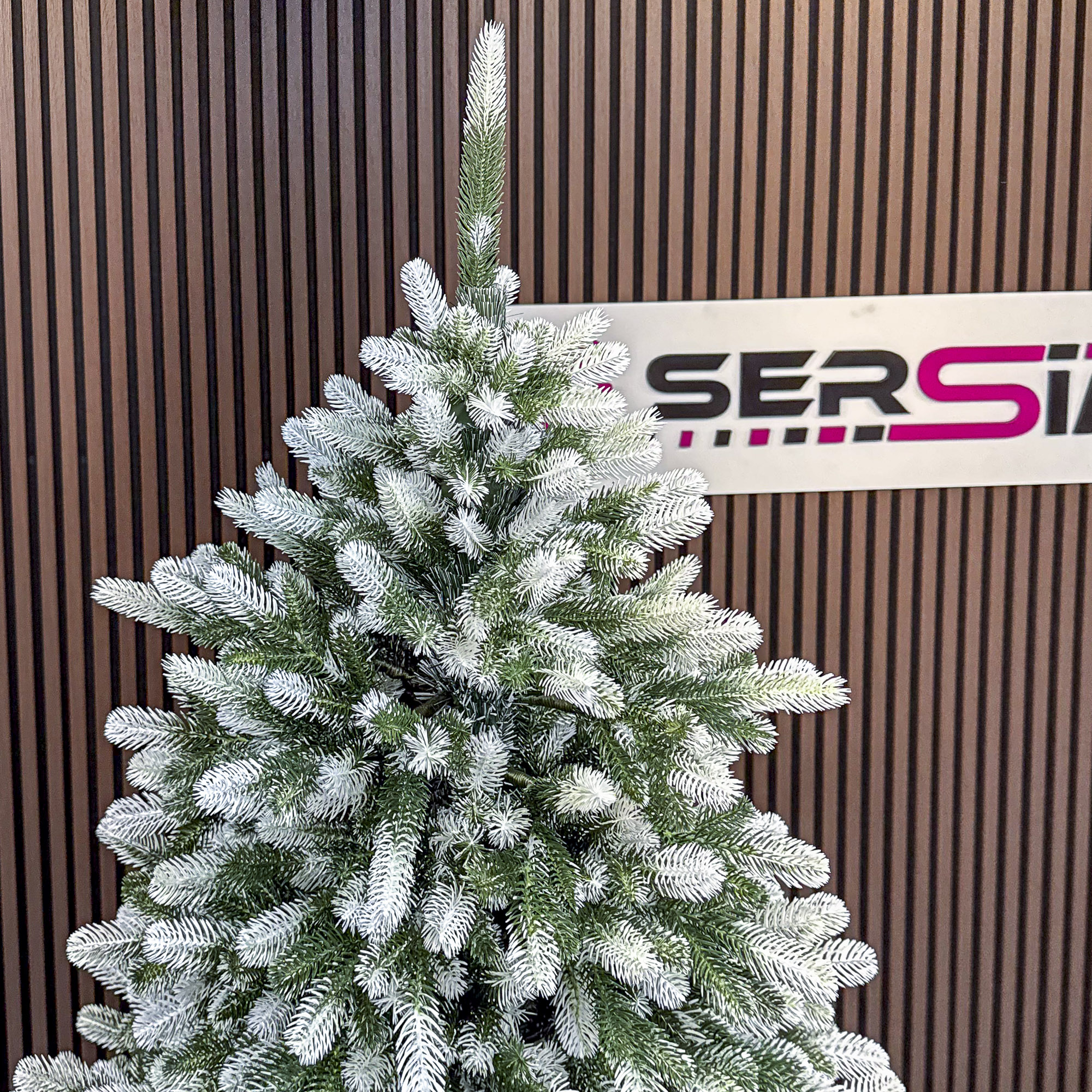 Brad artificial Christmas Deluxe by Sersimo, Polar Winter Select, integral 3D, 230 cm - imagine 7