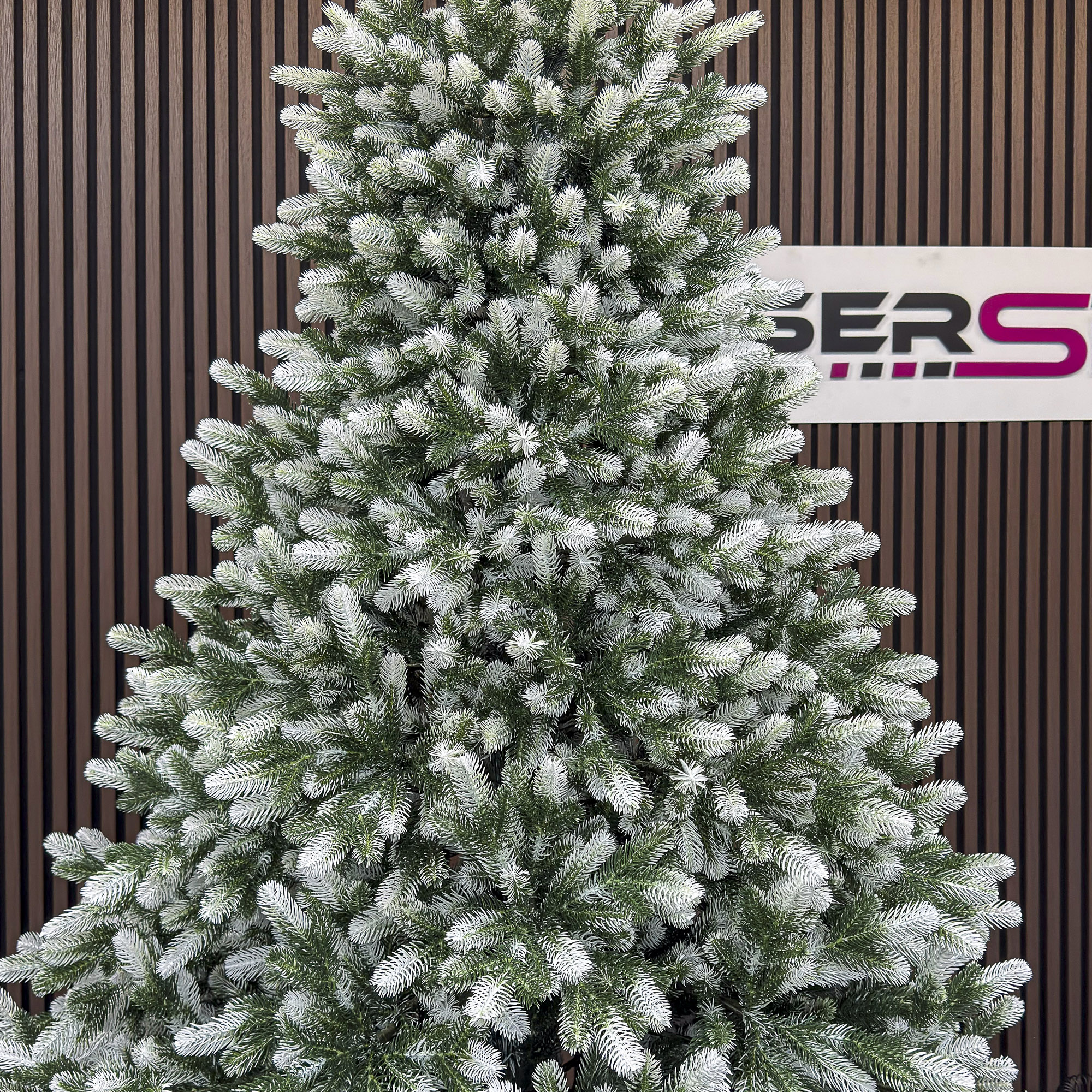 Brad artificial Christmas Deluxe by Sersimo, Polar Winter Select, integral 3D, 230 cm - imagine 14