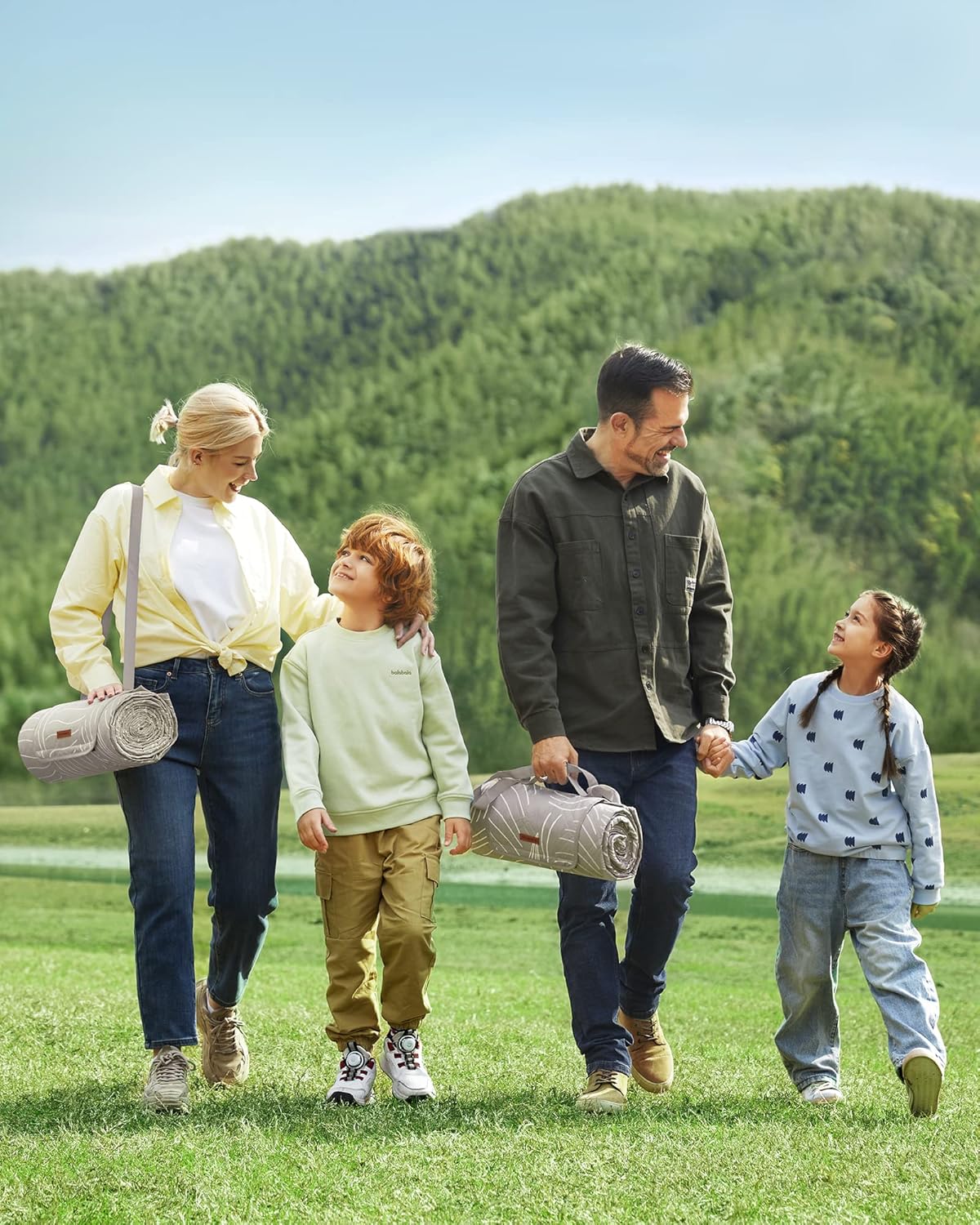 SONGMICS Patura picnic impermeabila 200x200 cm, cu ancore de fixare, pliabila, lavabila, multistrat, kaki cu model tropical - imagine 9