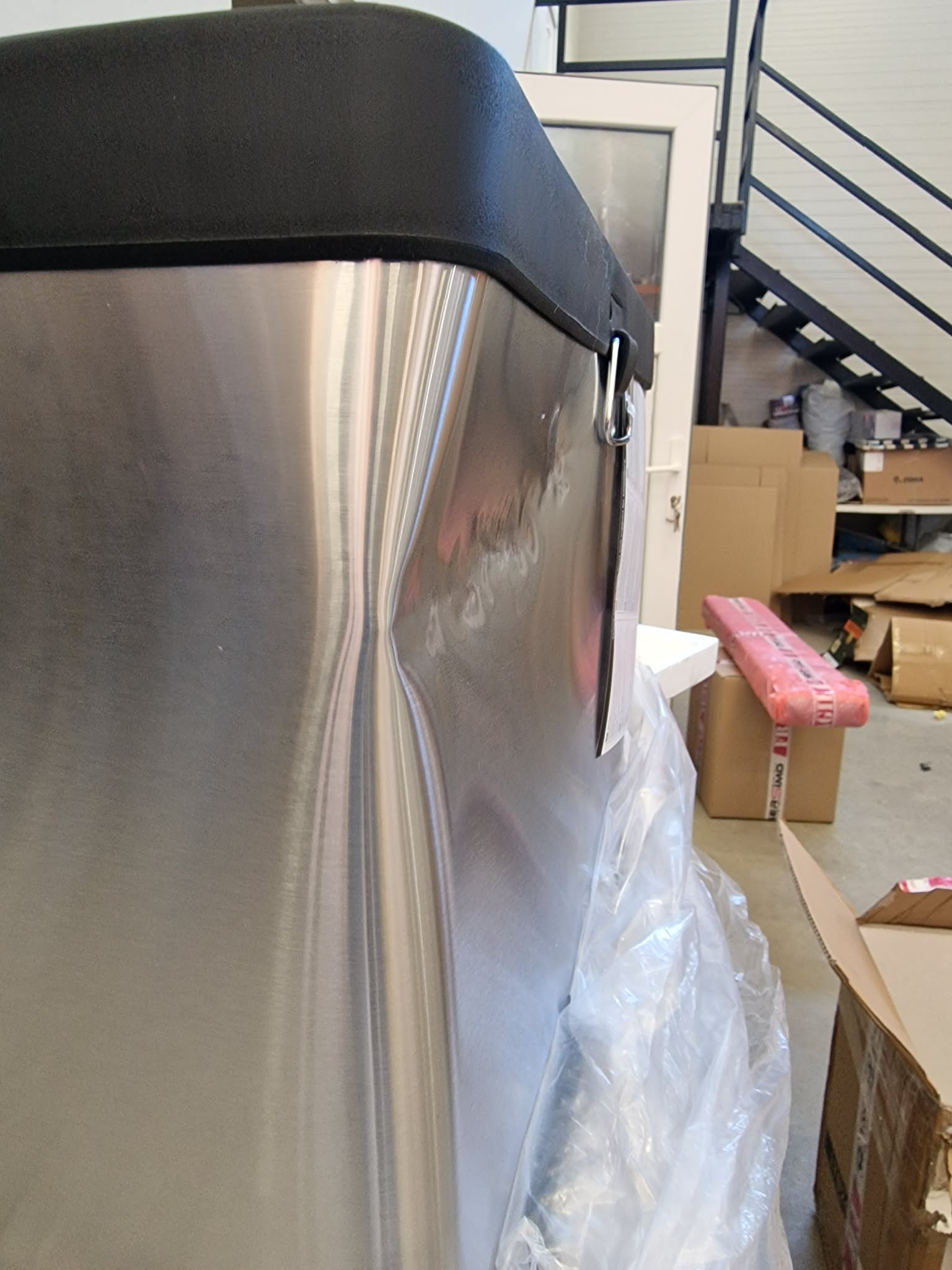 RESIGILAT: SONGMICS Cos de gunoi din inox cu 3 compartimente colectare selectiva, cu galeti interioare, 3x8litri, argintiu si negru - imagine 2