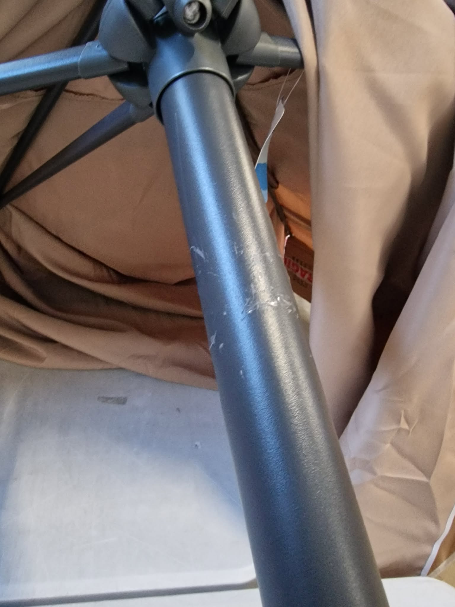 RESIGILAT: SONGMICS Umbrela de gradina cu manivela, UPF 50+, inclinare 30°, structura metalica, 300x200 cm, maro taupe - imagine 3
