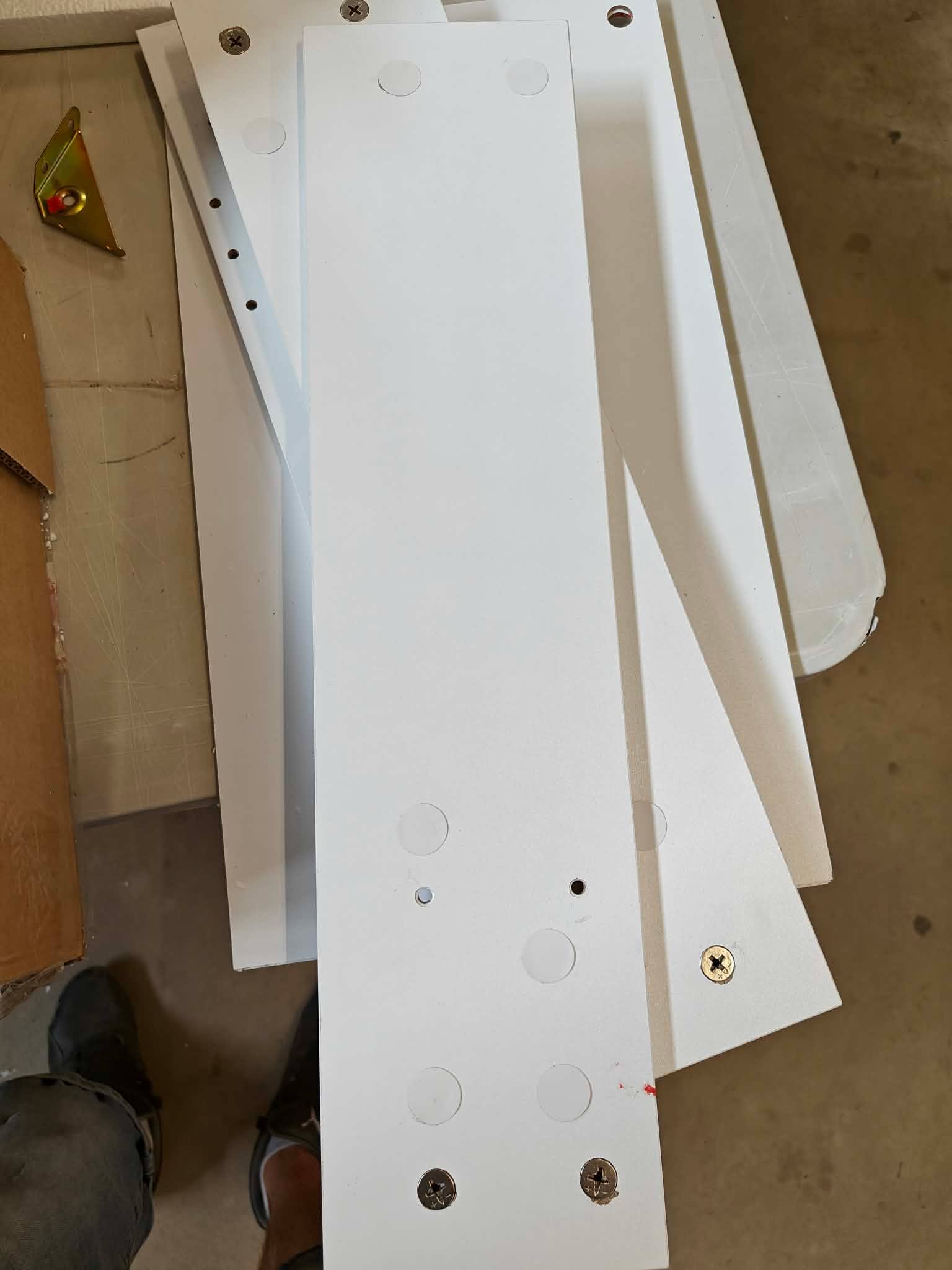 RESIGILAT: VASAGLE Dulap suspendat pentru baie cu 3 usi, oglinda si rafturi reglabile, PAL si sticla, 60x15x55 cm, alb - imagine 4
