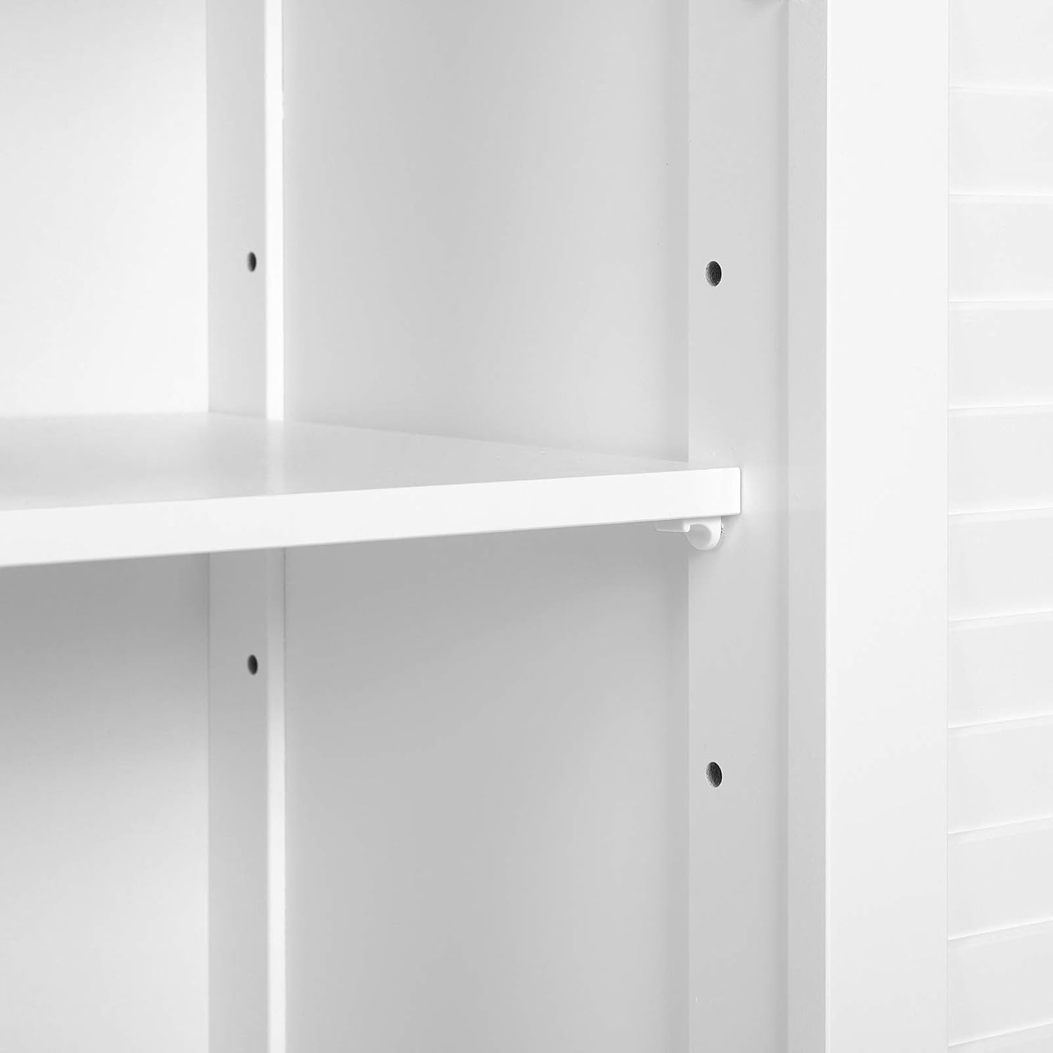 VASAGLE Dulap baie pentru lavoar cu raft reglabil, design scandinav cu 2 usi tip lamele, MDF, 60x30x60 cm, alb mat - imagine 6