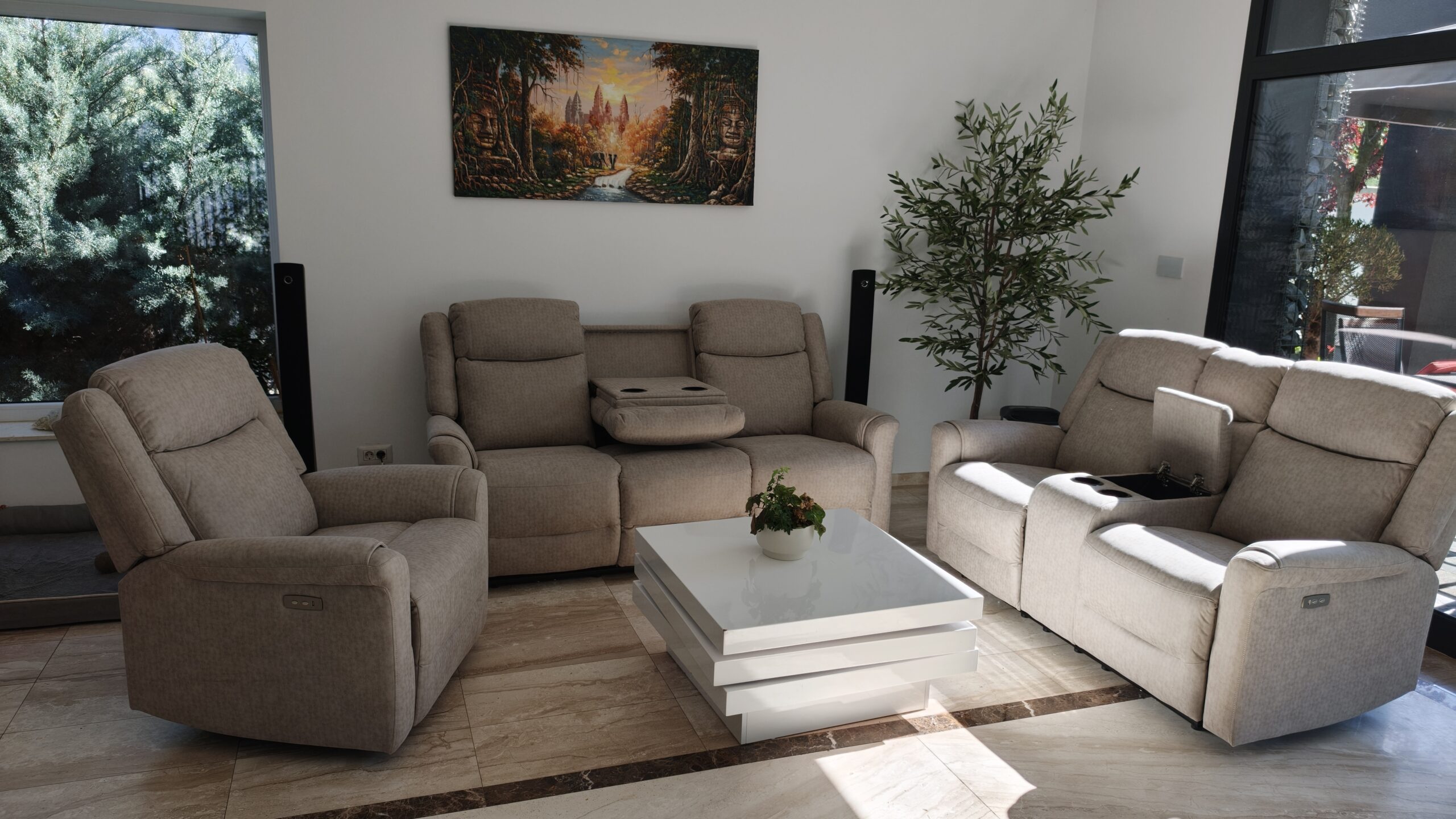 Set canapele extensibile electric, 3 piese, functie recliner, consola centrala, 6 locuri, gri deschis - imagine 3