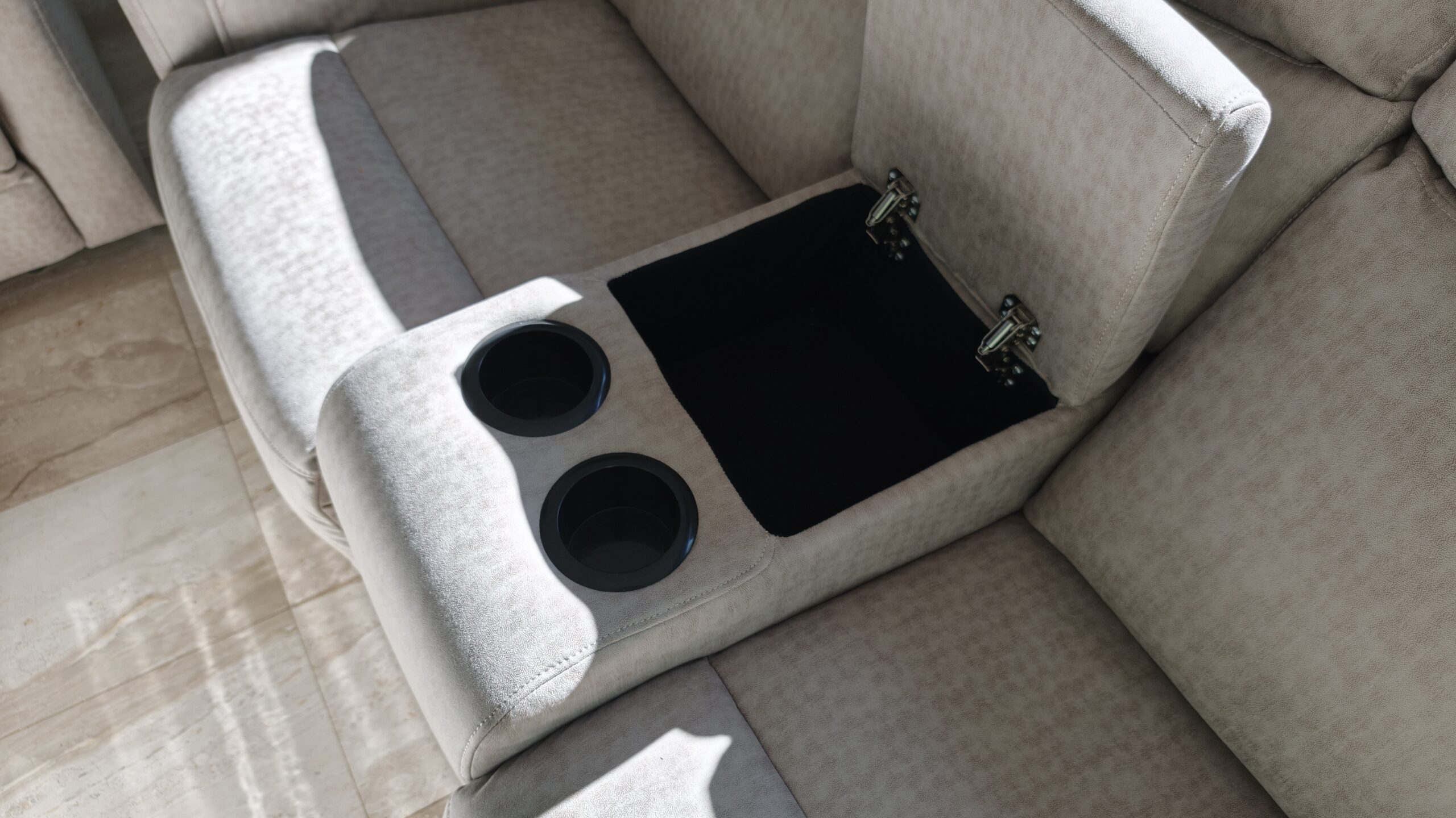 Set canapele extensibile electric, 3 piese, functie recliner, consola centrala, 6 locuri, gri deschis - imagine 6
