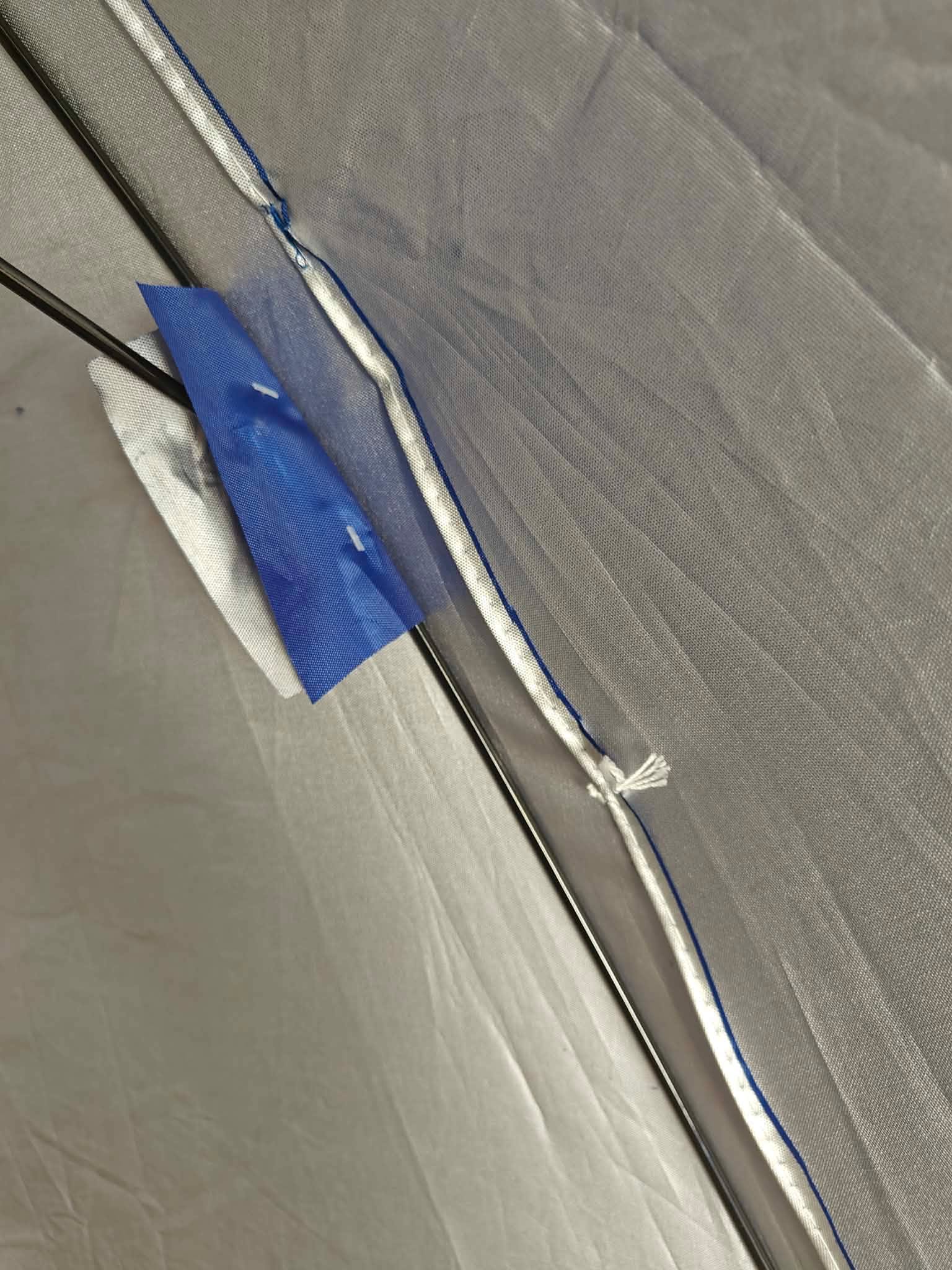 RESIGILAT: Umbrela de plaja tip cort 2 in 1 cu paravan lateral, ventilatie si protectie UV, diametru 213 cm, albastru - imagine 3