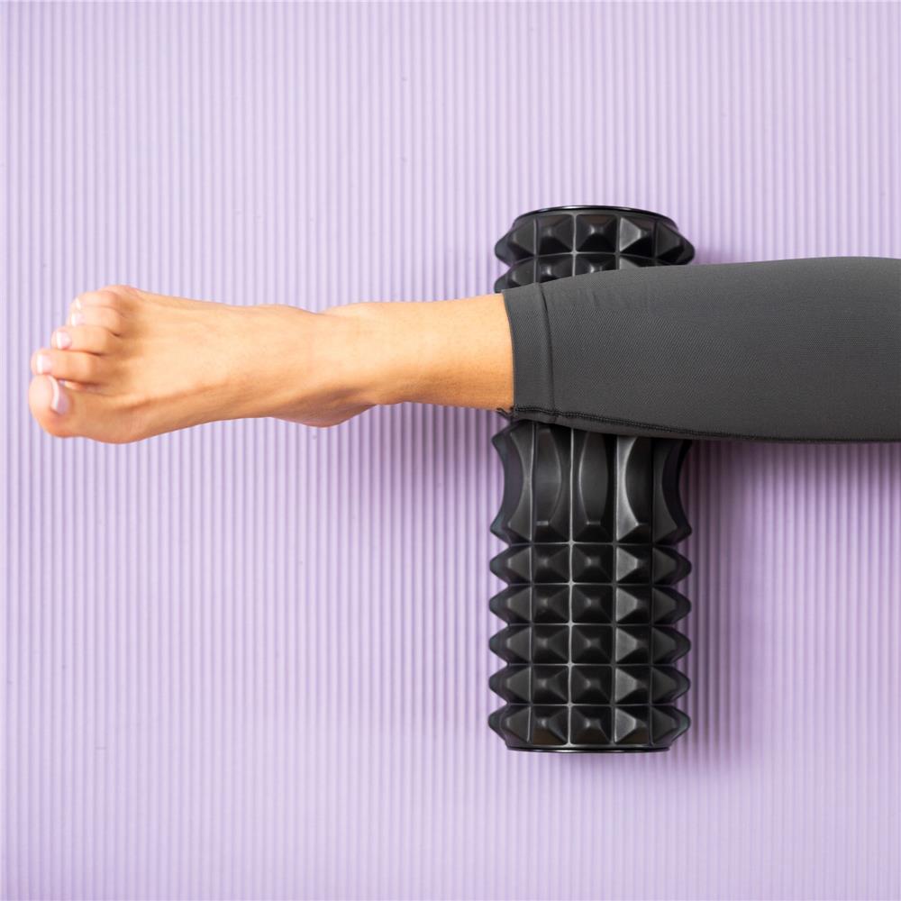 Rola pentru masaj si stretching din spuma EVA, duritate medie 55 Shore A, 33x13 cm, negru - imagine 15