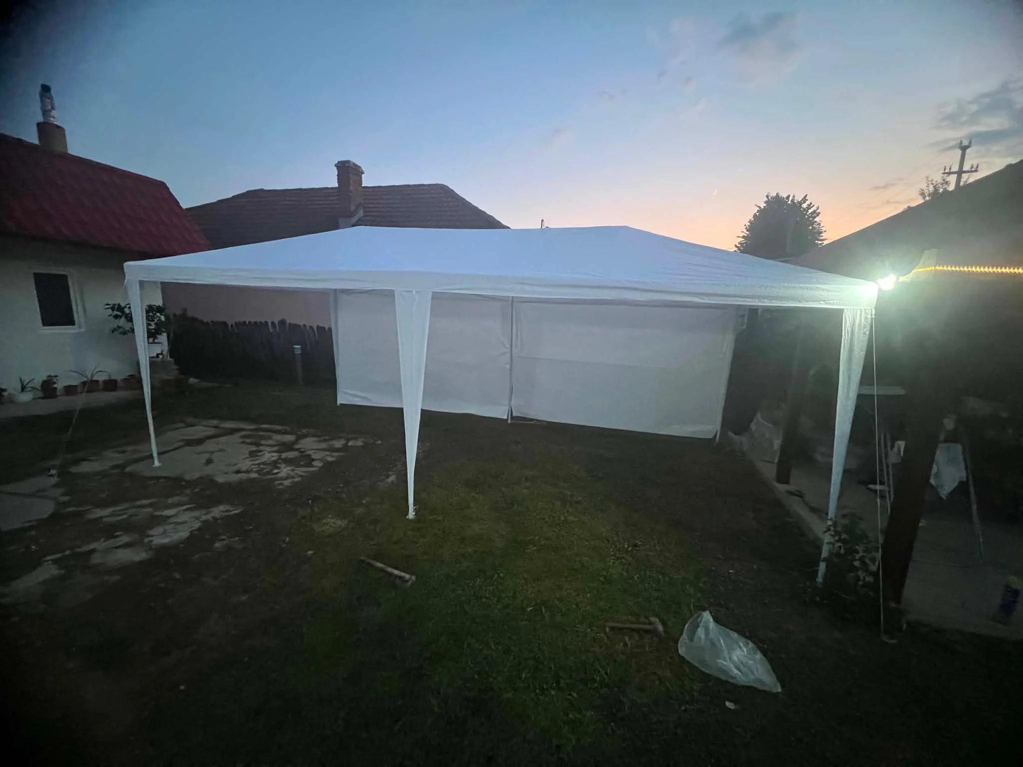 RESIGILAT: Cort de gradina 300x600 cm, 6 pereti detasabili cu ferestre si usa, structura metalica, PE impermeabil, alb - imagine 2
