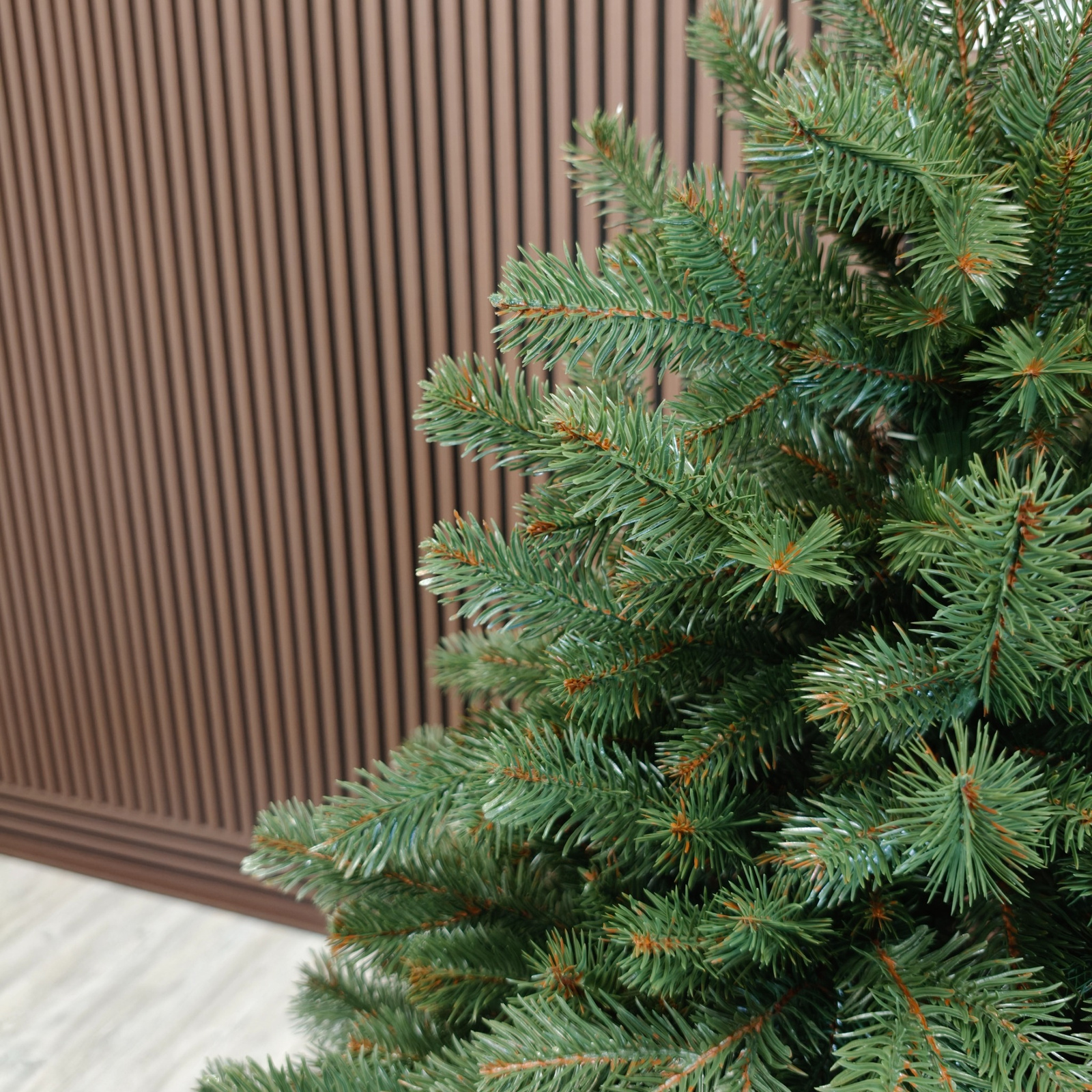 Brad artificial Christmas Deluxe by Sersimo, Kovalivska verde, 3D, 150cm - imagine 3
