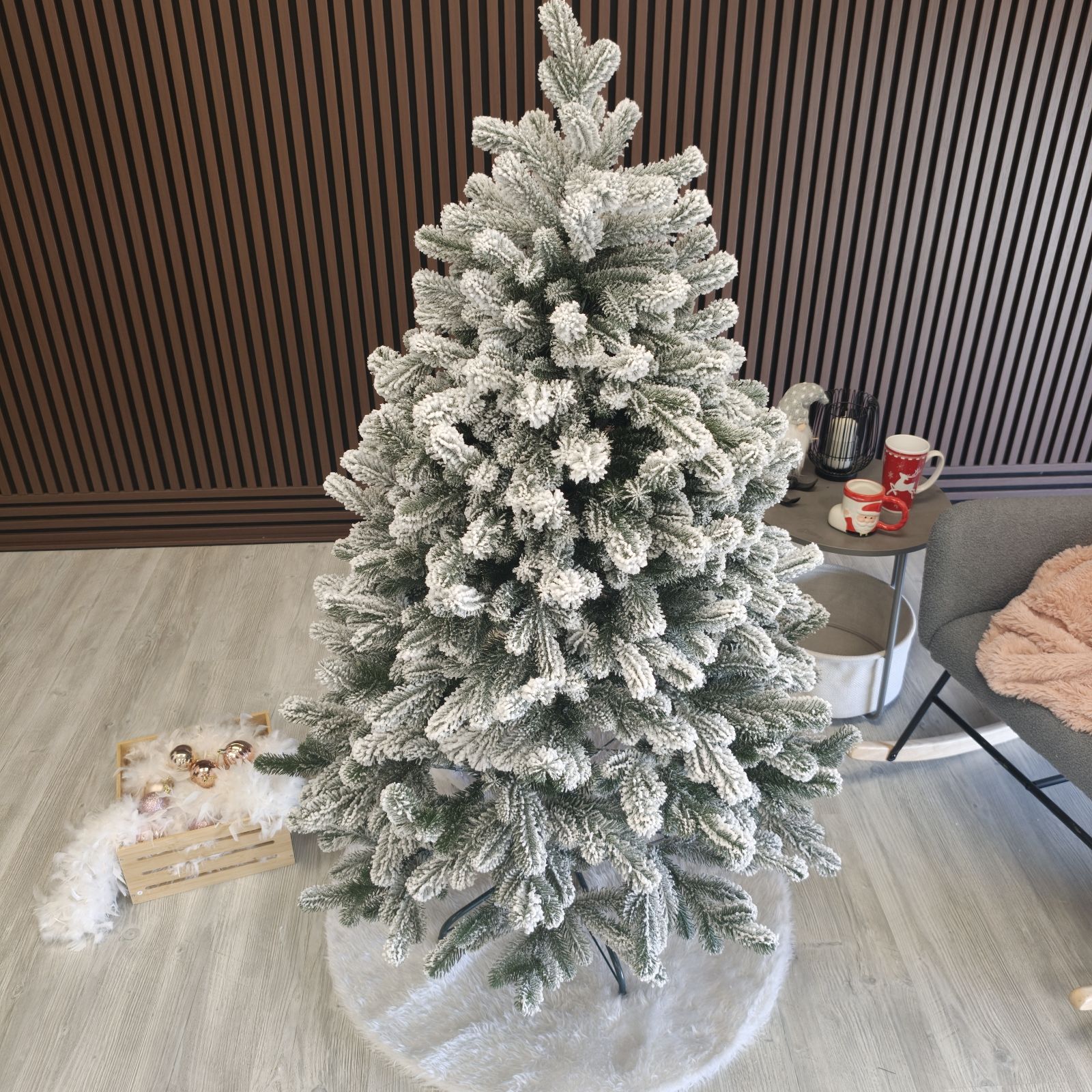 Brad artificial Christmas Deluxe by Sersimo, Kovalivska nins, 3D, 150cm - imagine 16