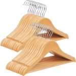 SONGMICS Set 20 umerase pentru organizarea hainelor copiilor de 7-12 ani, lemn masiv de artar, forma adaptata hainelor mici, bara pentru pantaloni si carlige rotative 360°, 35x20 cm, natur