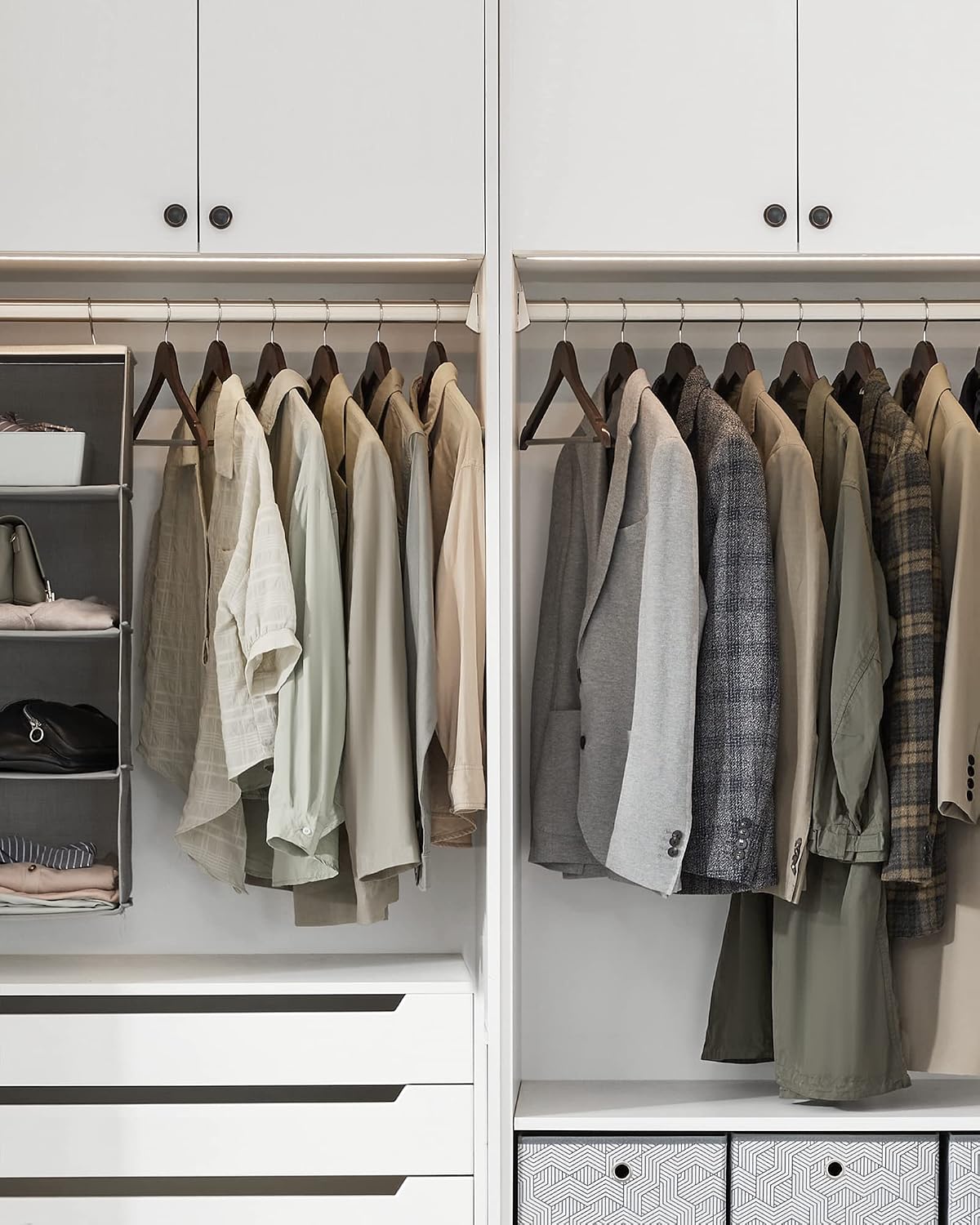 SONGMICS Set 20 umerase pentru organizarea hainelor in dressing, din lemn masiv de artar, bara antiderapanta pentru pantaloni, carlige rotative 360°, maro inchis - imagine 6