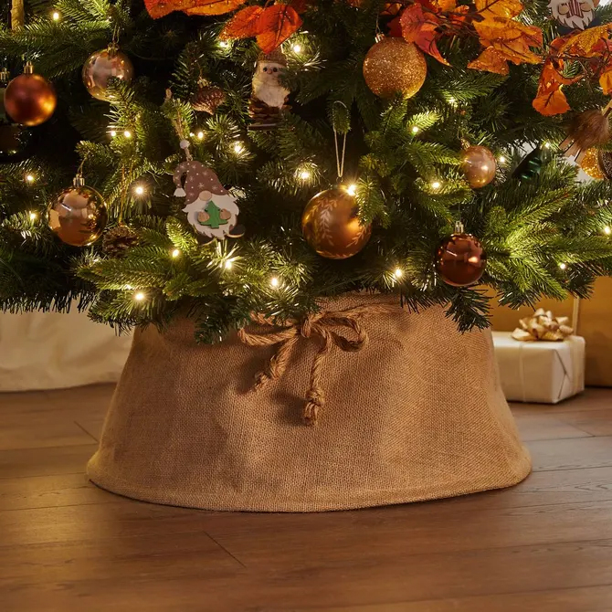 Cos decorativ pentru baza bradului de Craciun, diametru 56 cm si inaltime 25 cm, design rustic cu aspect de iuta, pentru mascarea suportului bradului natural sau artificial, bej - imagine 4